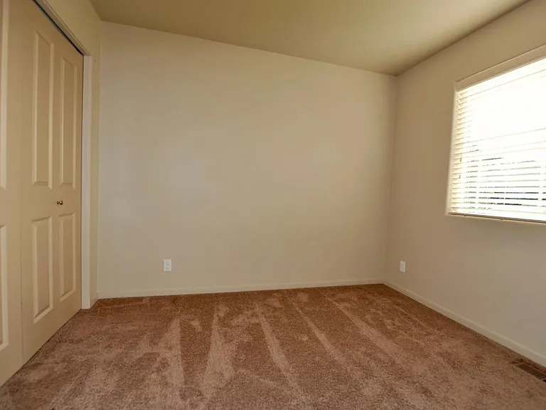 1288 N Pyroclast St — Photo 14