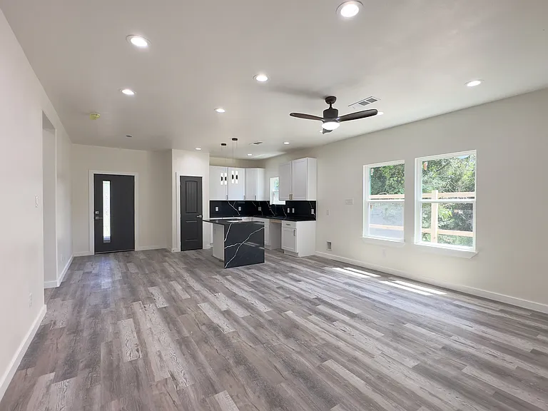 2720 Morning Ave — Photo 4