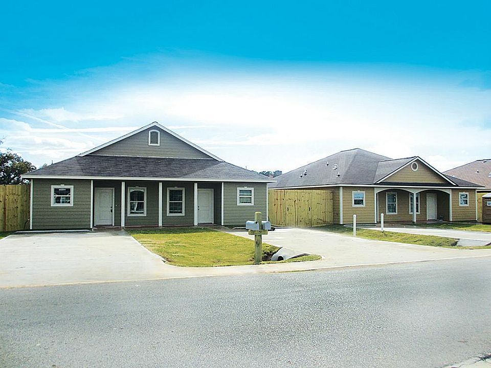 Great Willis location, minutes to I-45, Signature Krogers and Lake Conroe