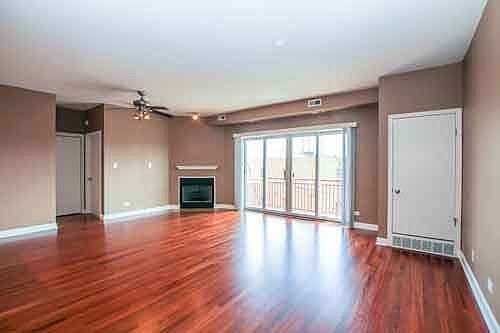 4th image of 2158 W Grand Ave Unit 308