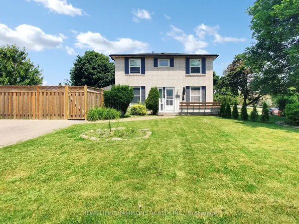 4 Flamingo Cres, Brampton, ON L6T 2G5