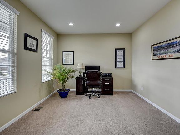 5th image of 1825 Looking Glass Ln