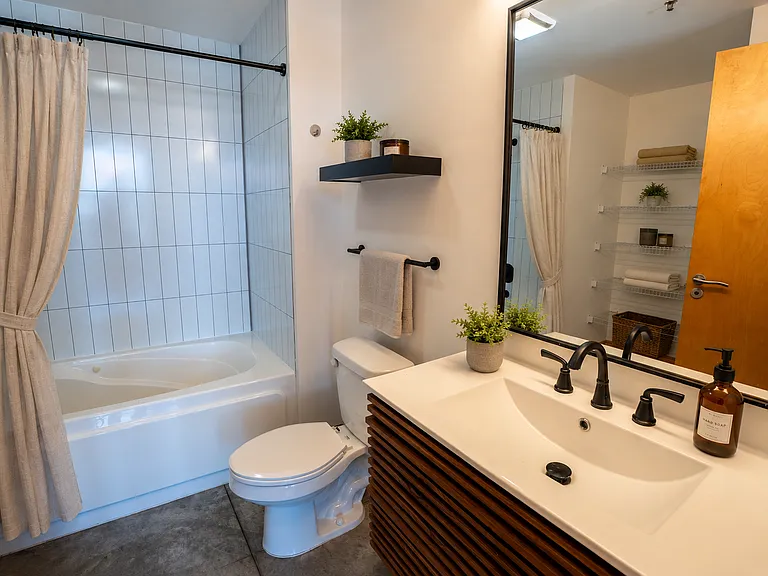 GW Apartments — Photo 49