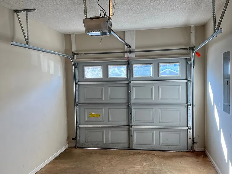 121 S Springview Dr — Photo 17