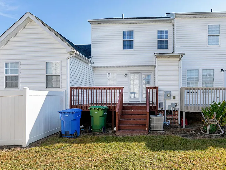1709 Stroll Cir — Photo 24