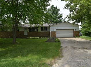964 Carol Ct, Lapeer, MI 48446