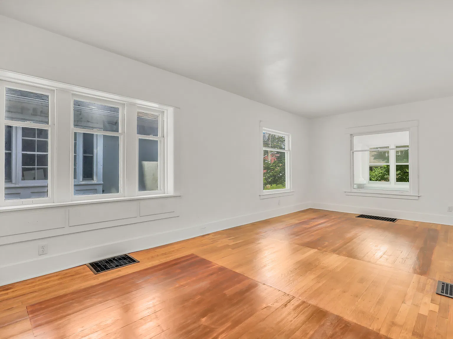 2 bed, 888 sqft, $1,400 — Photo 2
