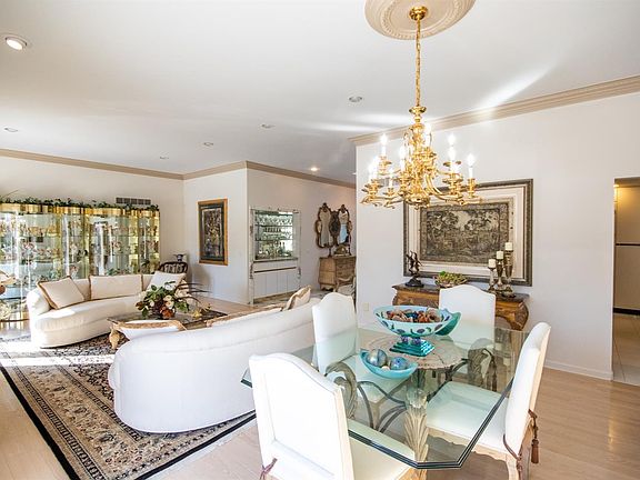 4th image of 36700 Tanglewood Ln #1