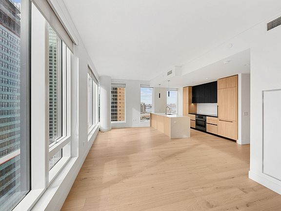 3rd image of 312 W 43rd St #34E