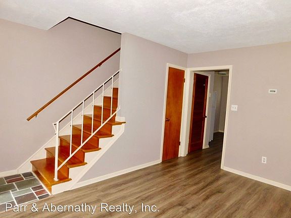5th image of 3204B Western St