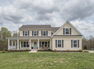 910 Old Truslow Rd, Fredericksburg, VA 22406