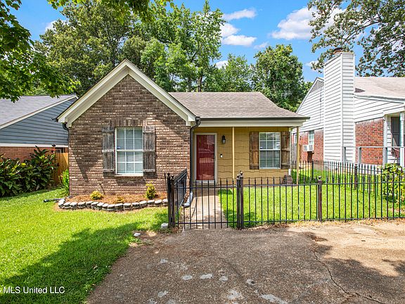 3rd image of 9472 Village Point