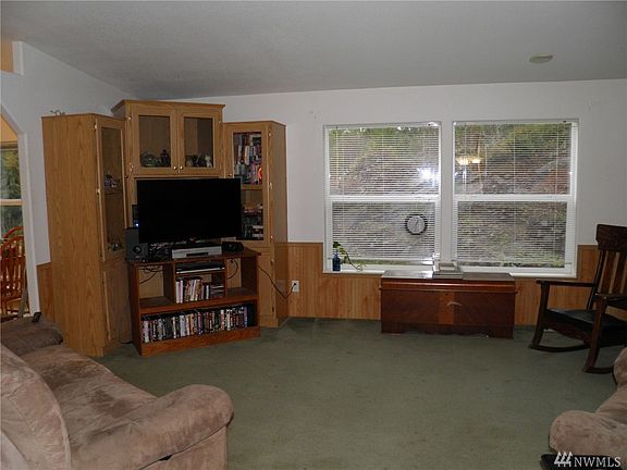 3rd image of 254 Canal Ln