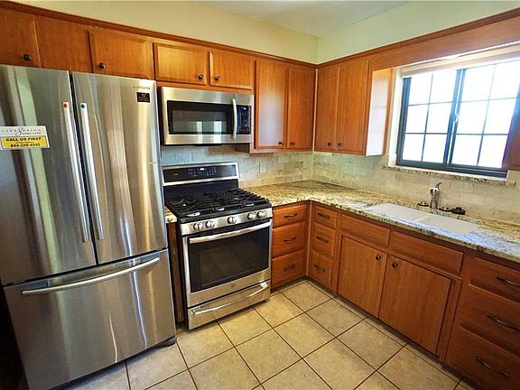 4th image of 4629 SE 39th St
