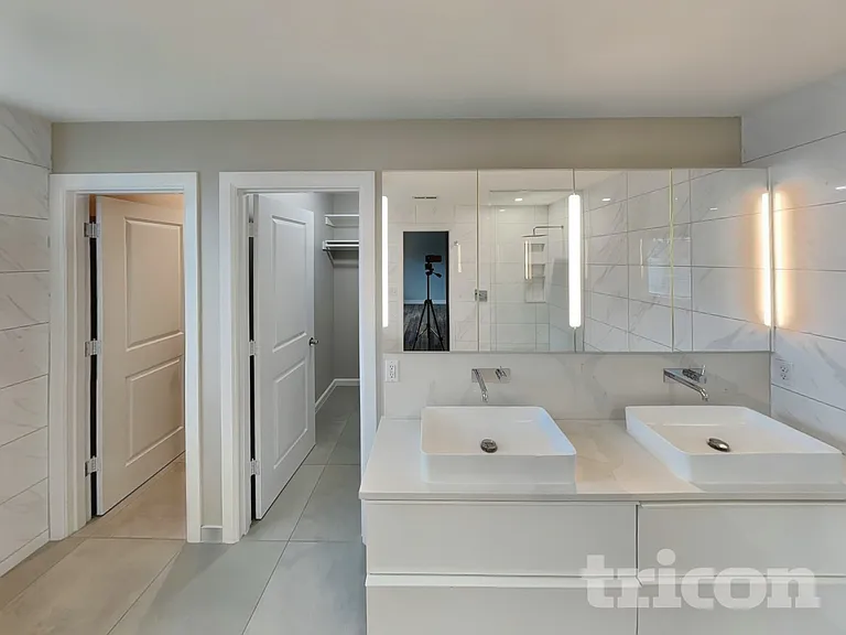 6007 NE 60th Ave — Photo 7