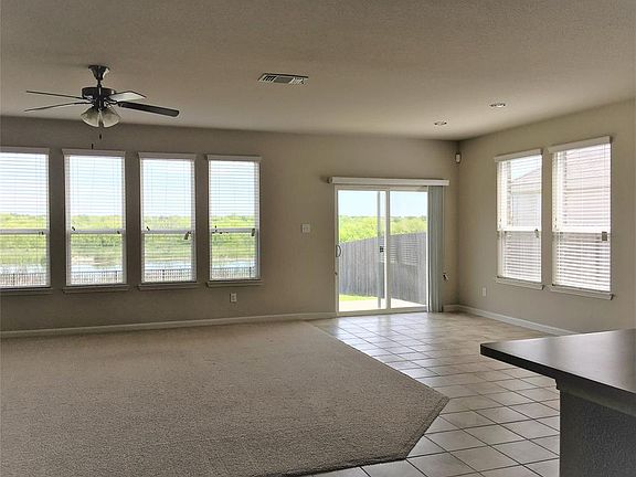 4th image of 5030 Royal Springs Dr