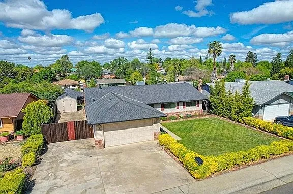 144 Monowood Dr