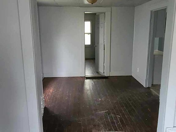 5th image of 114 Lincoln Ct