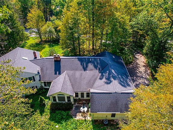3rd image of 14903 Hillbrook Cir
