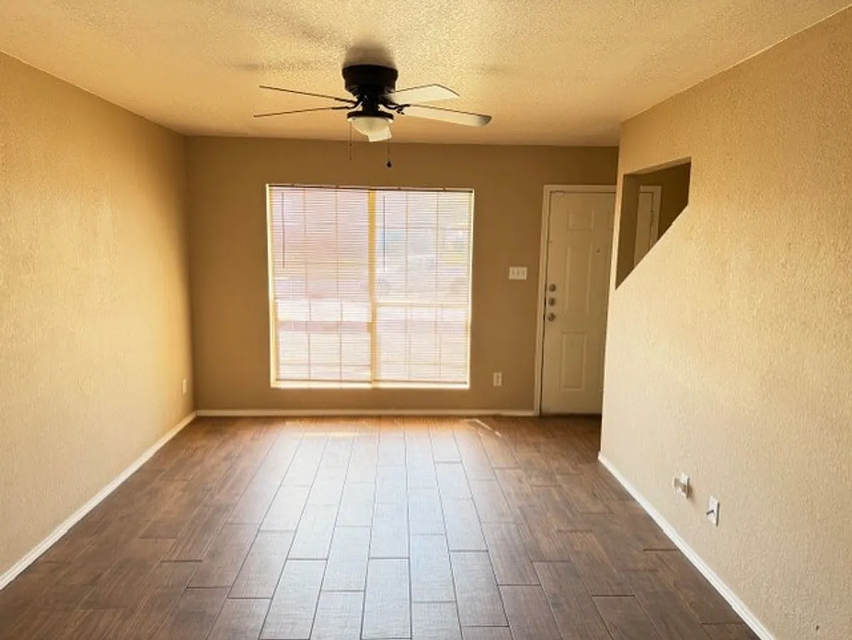 Building Photo - 3803 Woodrow Dr