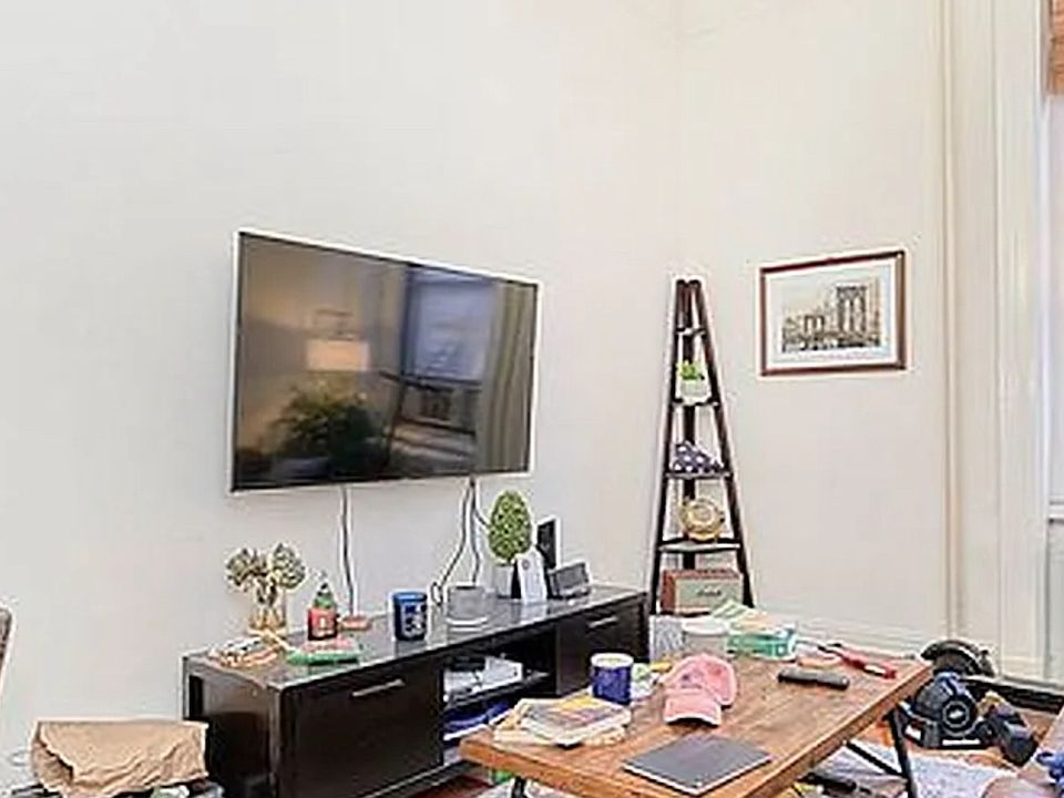 1st image of 210 W 16th St APT 4E
