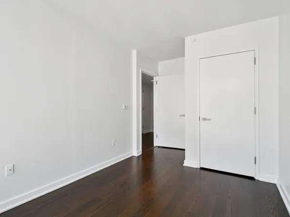 400 West 113th Street image 15 of 33