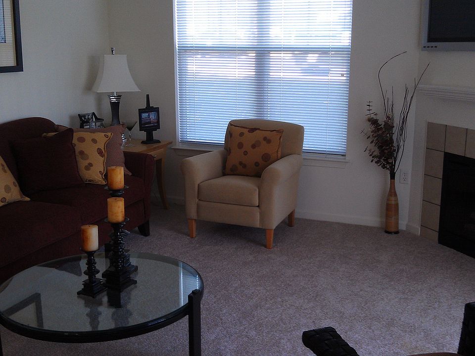 2nd image of 44760 Locust Ridge Ct APT T2