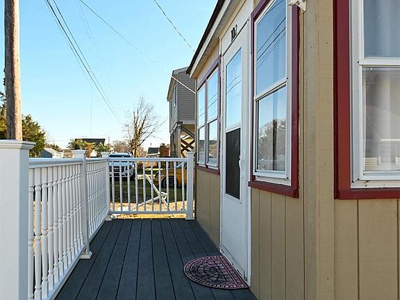 4th image of 102 Garrison Ave