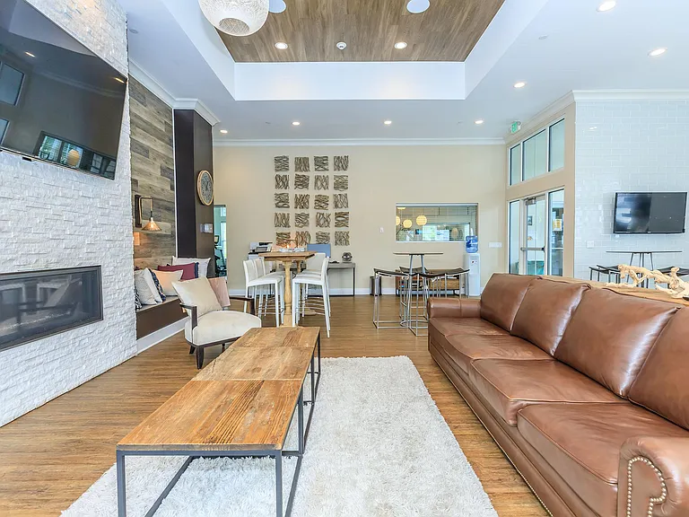 The Pointe at Dorset Crossing — Photo 4