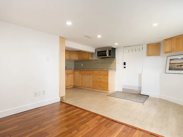 925 E 19th Ave — Photo 30