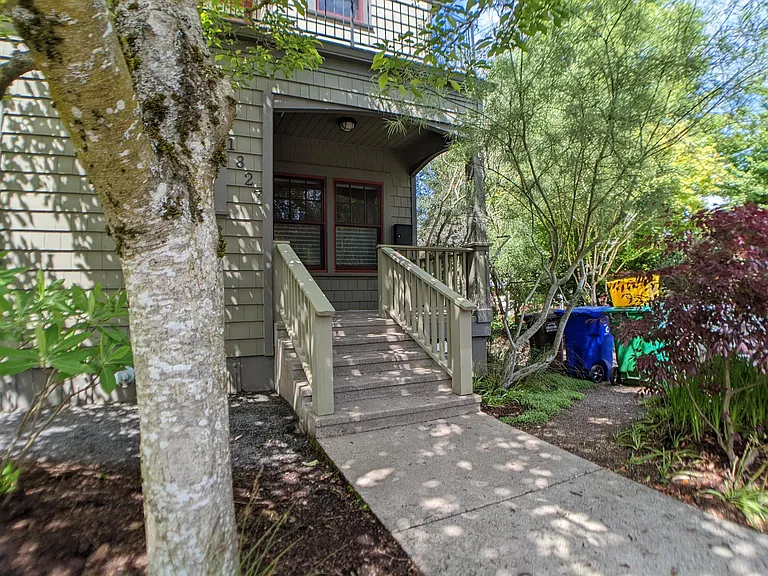 1827 N Skidmore St — Photo 1