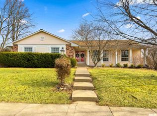 5502 N Fairmont Dr, Peoria, IL 61614