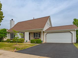 400 Banbury Ave, Elk Grove Village, IL 60007