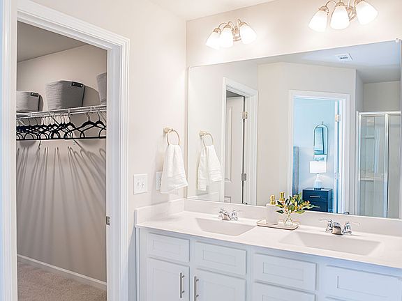 4th image of 71 W Felton Rd #3B-2Ba-1530Sqft