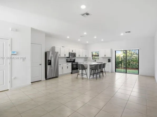 816 NW 3rd Ter, Pompano Beach, FL