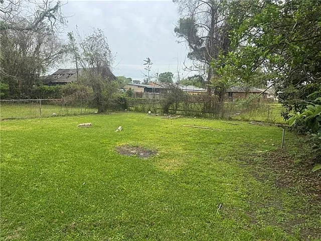 1728 Farragut St — Photo 11