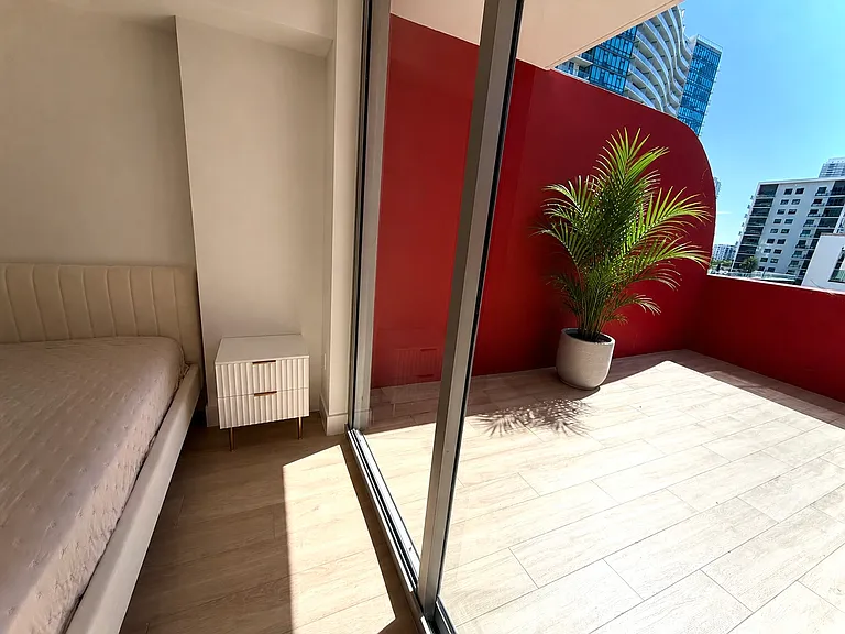 90 NE 32nd St #611 — Photo 9