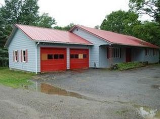 1378 N Main St, Winterport, ME 04496