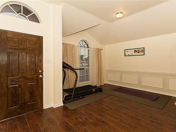 5th image of 3054 Stoney Hollow Ln