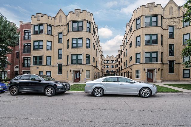 2nd image of 6612 S Kenwood Ave APT 113