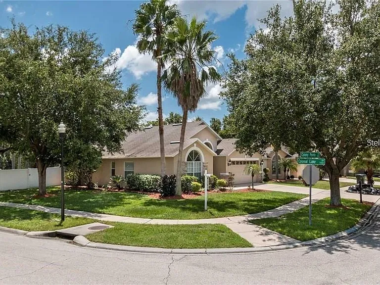 7139 Colony Pointe Dr — Photo 1