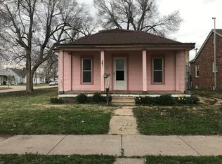 270 W 4th St, Hoisington, KS 67544