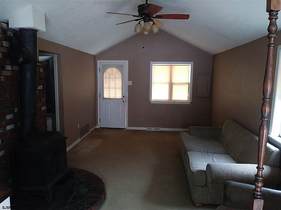 2nd image of 477 Ash Ave