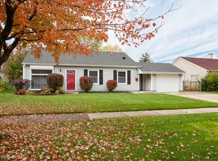 1012 Stratford Cir, Streamwood, IL