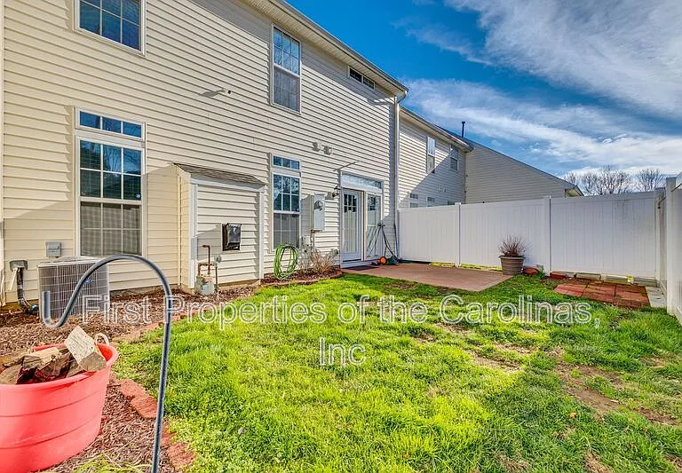 618 Bayou Cir — Photo 30