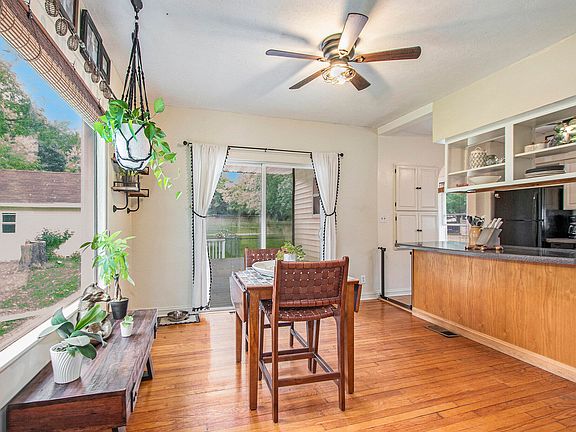 4th image of 5882 N Riverview Dr