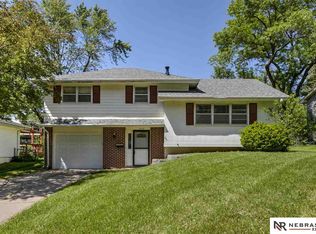 9722 Grand Ave, Omaha, NE 68134