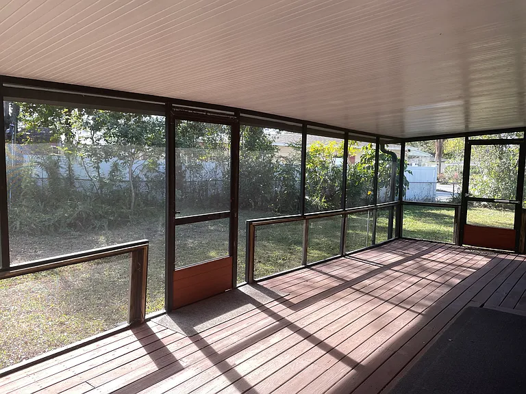 Large screened lanai