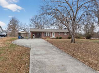 1318 Shelby McCallum Dr, Benton, KY 42025