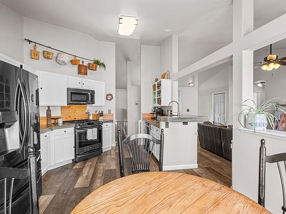 5th image of 917 N 7th Pl